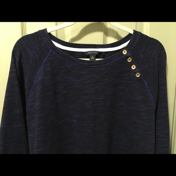 Sweater - Picture 4 of 4